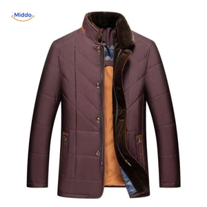 veste matelassée marron ouverte montrant la doublure intérieure et les boutons