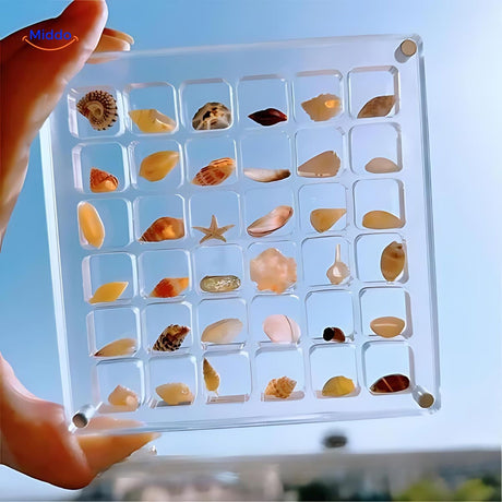 vitrine d'exposition en acryl avec montage simple et entretien rapide sur étagère