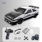 voiture RC drift blanche 4WD avec télécommande et accessoires inclus